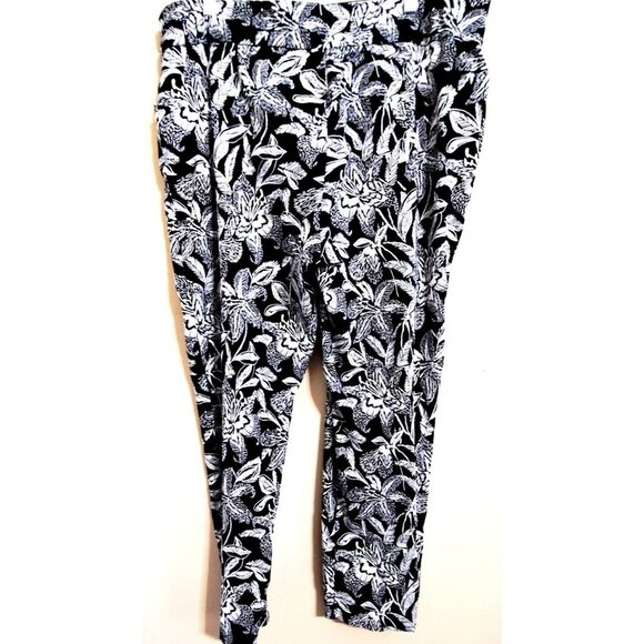 Perfect Stretch by Chico's 3.5 (Xl-XXL) Black Leaf Print Pants 28" Inseam FLAW - Picture 3 of 6